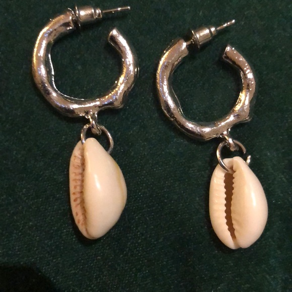 NWOT silver hoop and genuine shell earrings - Picture 3 of 4